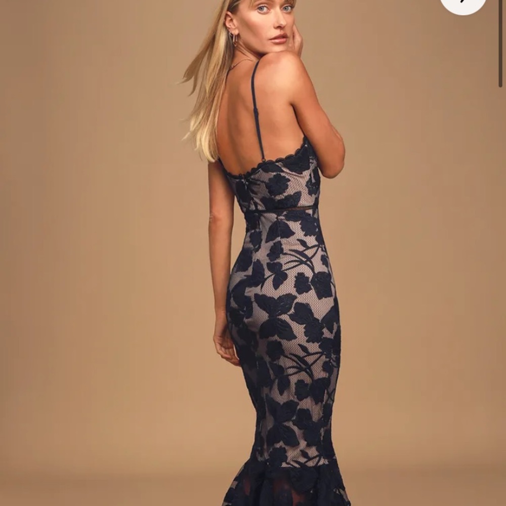 Size small Lulus dress.